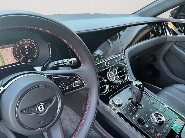 Bentley Continental GT S V8 680 PS/ 1.9% Leasing möglich.