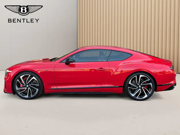 Bentley Continental GT S V8 680 PS/ 1.9% Leasing möglich.