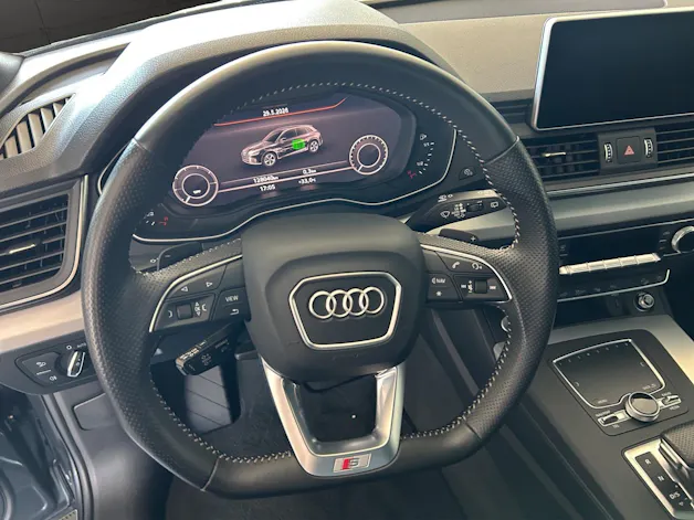 Audi Q5 55 TFSI e sport quattro