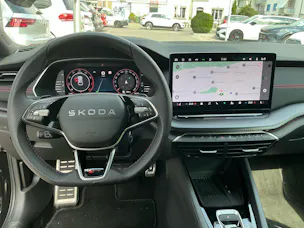 Škoda Octavia Combi 2.0 TSI 265 PS RS ***PANORAMASCHIEBEDACH, ANHÄNGERKUPPLUNG & STANDHEIZUNG***