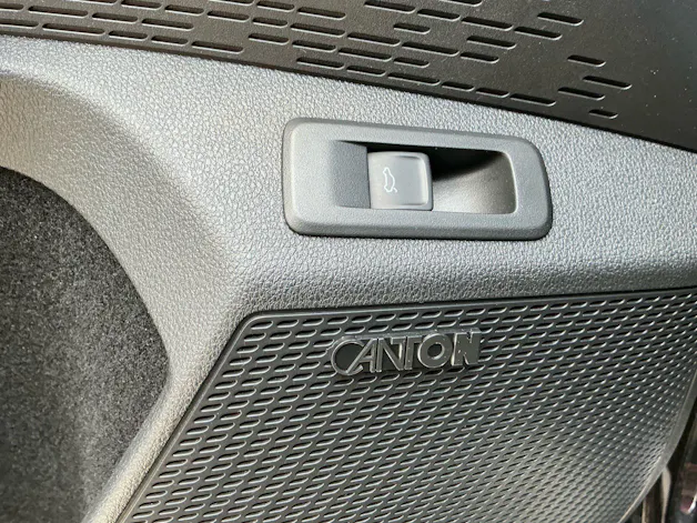 Škoda Octavia Combi 2.0 TSI 265 PS RS ***PANORAMASCHIEBEDACH, ANHÄNGERKUPPLUNG & STANDHEIZUNG***