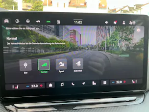 Škoda Octavia Combi 2.0 TSI 265 PS RS ***PANORAMASCHIEBEDACH, ANHÄNGERKUPPLUNG & STANDHEIZUNG***