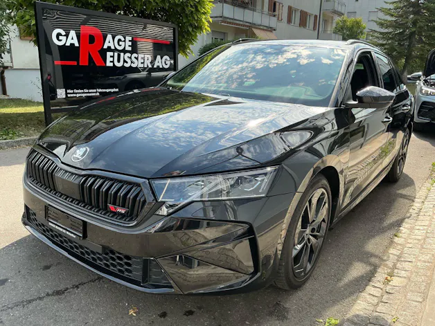 Škoda Octavia Combi 2.0 TSI 265 PS RS ***PANORAMASCHIEBEDACH, ANHÄNGERKUPPLUNG & STANDHEIZUNG***