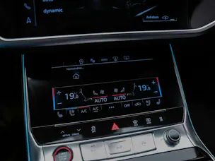 AUDI RS6 Avant 4.0 TFSI V8 quattro *Akrapovic*Allradlenkung*Standheizung*Sitzlüftung*