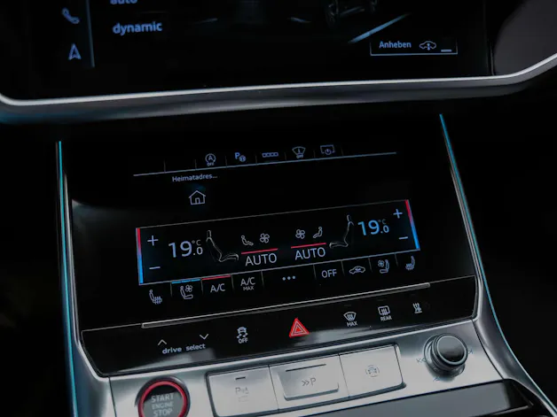 Audi RS6 Avant 4.0 TFSI V8 quattro *Akrapovic*Allradlenkung*Standheizung*Sitzlüftung*