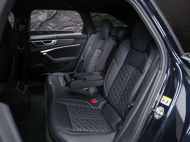 Audi RS6 Avant 4.0 TFSI V8 quattro *Akrapovic*Allradlenkung*Standheizung*Sitzlüftung*