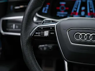 AUDI RS6 Avant 4.0 TFSI V8 quattro *Akrapovic*Allradlenkung*Standheizung*Sitzlüftung*