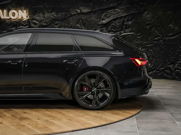 Audi RS6 Avant 4.0 TFSI V8 quattro *Akrapovic*Allradlenkung*Standheizung*Sitzlüftung*