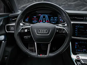 AUDI RS6 Avant 4.0 TFSI V8 quattro *Akrapovic*Allradlenkung*Standheizung*Sitzlüftung*