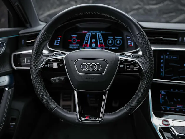 Audi RS6 Avant 4.0 TFSI V8 quattro *Akrapovic*Allradlenkung*Standheizung*Sitzlüftung*