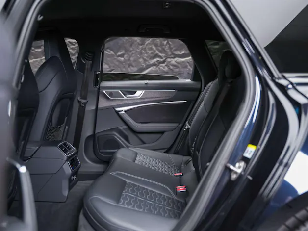 Audi RS6 Avant 4.0 TFSI V8 quattro *Akrapovic*Allradlenkung*Standheizung*Sitzlüftung*