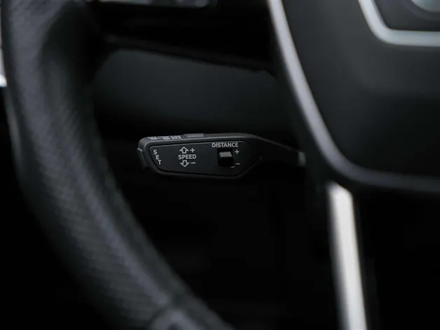Audi RS6 Avant 4.0 TFSI V8 quattro *Akrapovic*Allradlenkung*Standheizung*Sitzlüftung*