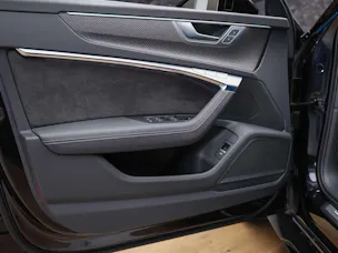 AUDI RS6 Avant 4.0 TFSI V8 quattro *Akrapovic*Allradlenkung*Standheizung*Sitzlüftung*