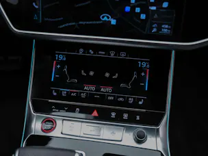 AUDI RS6 Avant 4.0 TFSI V8 quattro *Akrapovic*Allradlenkung*Standheizung*Sitzlüftung*