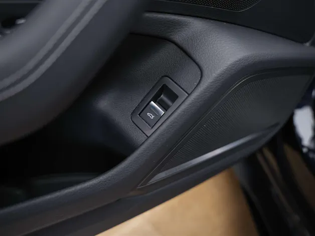 Audi RS6 Avant 4.0 TFSI V8 quattro *Akrapovic*Allradlenkung*Standheizung*Sitzlüftung*
