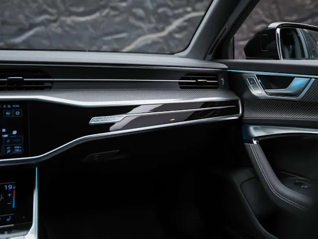 Audi RS6 Avant 4.0 TFSI V8 quattro *Akrapovic*Allradlenkung*Standheizung*Sitzlüftung*
