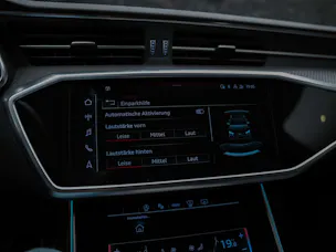 AUDI RS6 Avant 4.0 TFSI V8 quattro *Akrapovic*Allradlenkung*Standheizung*Sitzlüftung*