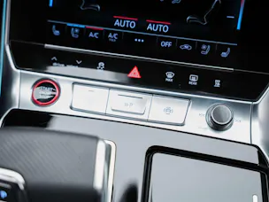 AUDI RS6 Avant 4.0 TFSI V8 quattro *Akrapovic*Allradlenkung*Standheizung*Sitzlüftung*