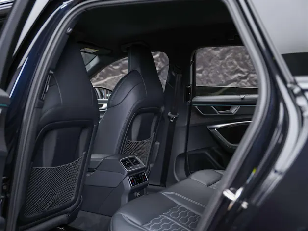 Audi RS6 Avant 4.0 TFSI V8 quattro *Akrapovic*Allradlenkung*Standheizung*Sitzlüftung*