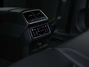 AUDI RS6 Avant 4.0 TFSI V8 quattro *Akrapovic*Allradlenkung*Standheizung*Sitzlüftung*