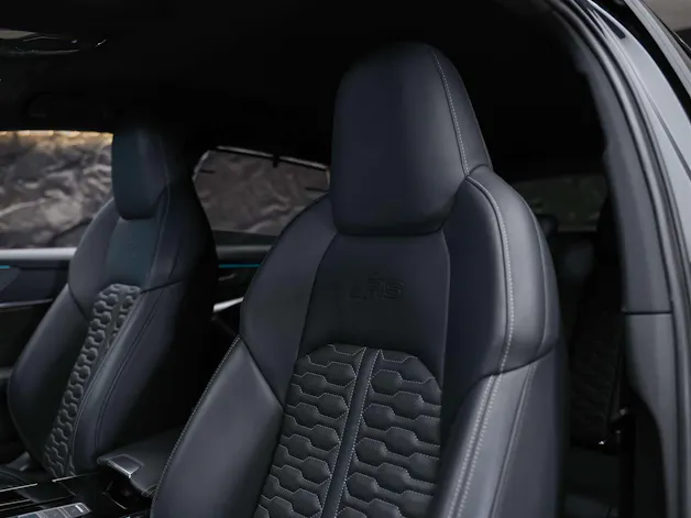 Audi RS6 Avant 4.0 TFSI V8 quattro *Akrapovic*Allradlenkung*Standheizung*Sitzlüftung*
