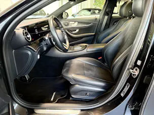 MERCEDES-BENZ E 220 d T 4Matic AMG Line 9G-Tronic
