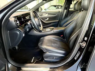 MERCEDES-BENZ E 220 d T 4Matic AMG Line 9G-Tronic