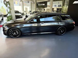 MERCEDES-BENZ E 220 d T 4Matic AMG Line 9G-Tronic
