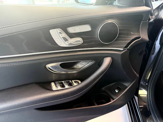 Mercedes-Benz E 220 d T 4Matic AMG Line 9G-Tronic