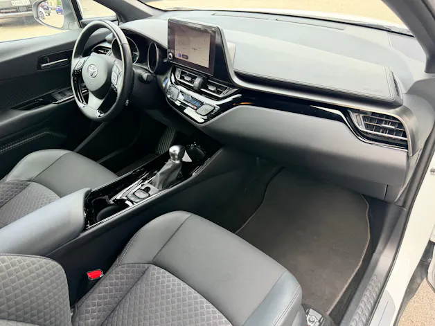 Toyota C-HR 2.0 HSD CVT Trend