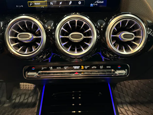 Mercedes-Benz GLA 220d 4Matic AMG Line 8G-DCT