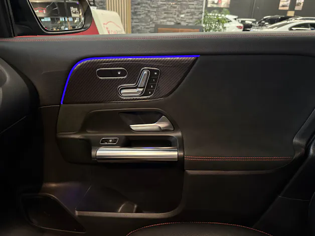Mercedes-Benz GLA 220d 4Matic AMG Line 8G-DCT