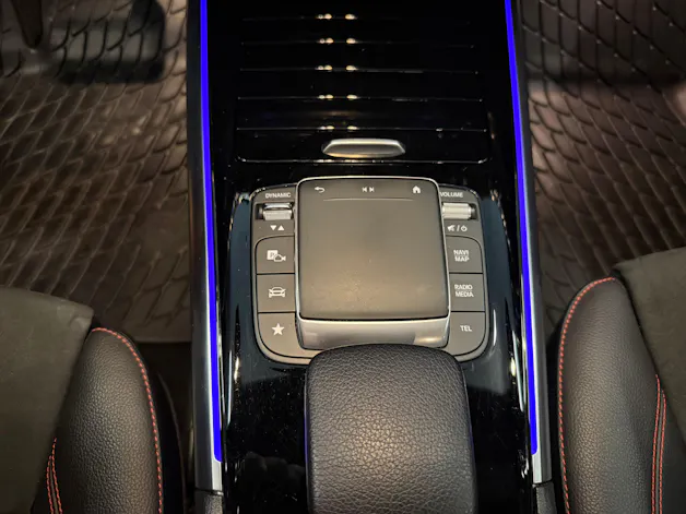 Mercedes-Benz GLA 220d 4Matic AMG Line 8G-DCT