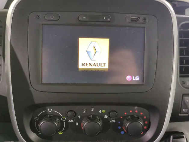 RENAULT Trafic ENERGY dCi 145 Passenger T-Space
