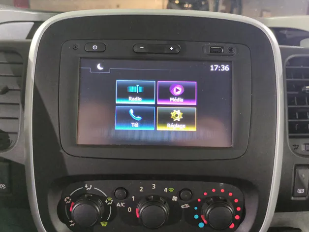 RENAULT Trafic ENERGY dCi 145 Passenger T-Space