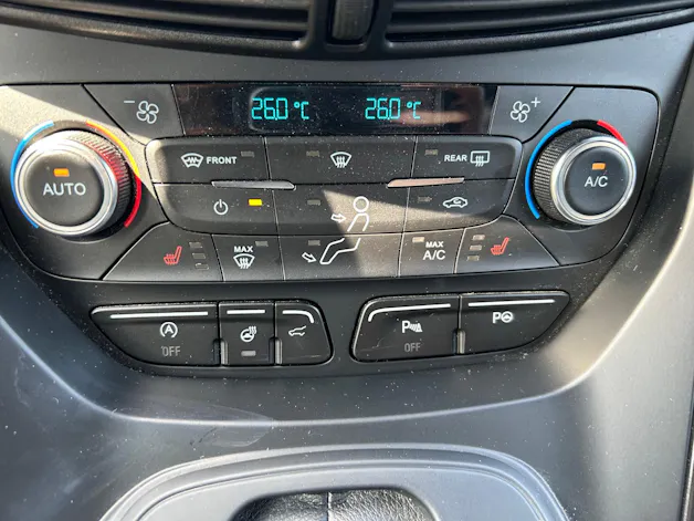 Ford Kuga 2.0 TDCi Titanium 4WD PowerShift