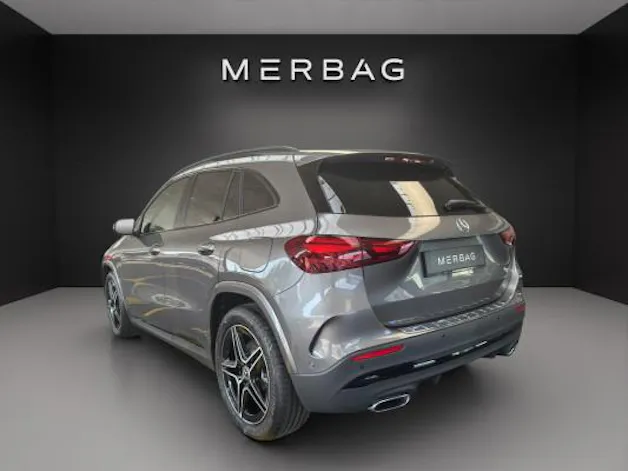 Mercedes-Benz GLA 250 4Matic Swiss Star