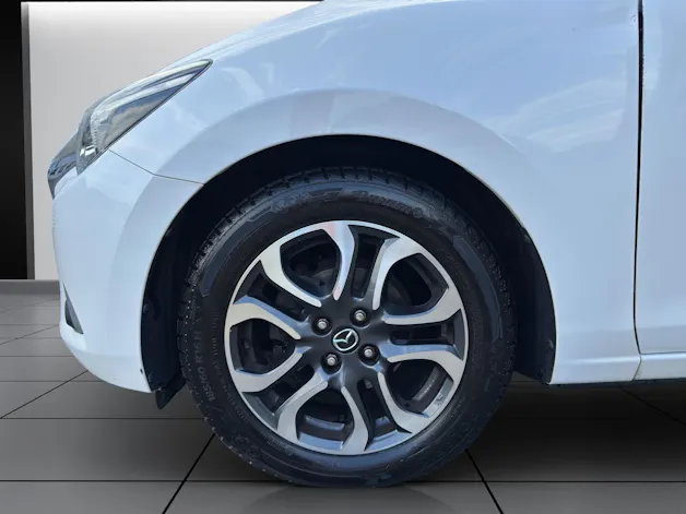 Mazda 2 SKYACTIV-G 115 Revolution