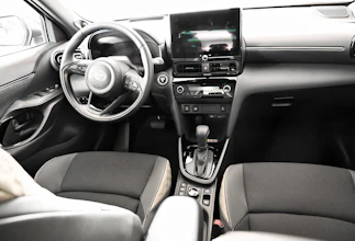 https://vehicle.imgix.net/4433912/d3f43bae-6c75-4dad-b9b7-dfd57220bf69.jpg