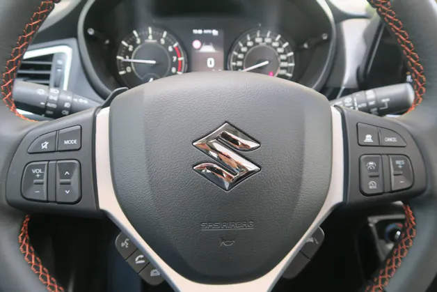 Suzuki S-Cross 1.4 T Black Edition Top Hybrid 4x4