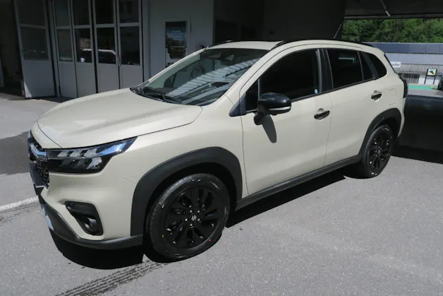 Suzuki S-Cross 1.4 T Black Edition Top Hybrid 4x4
