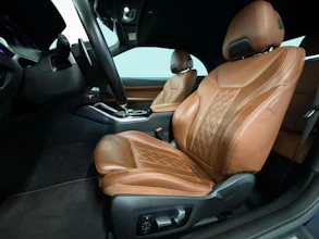 https://vehicle.imgix.net/4433962/6e6ce0d2-4142-4211-80f7-b8d81f0e8c0c.jpg