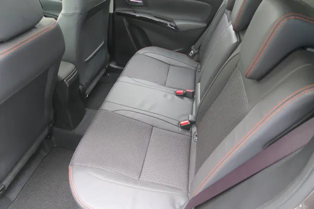 Suzuki S-Cross 1.4 T Black Edition Top Hybrid 4x4