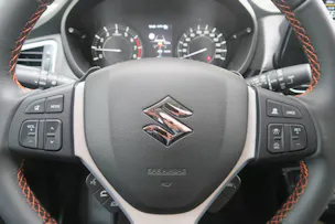 Suzuki S-Cross 1.4 T Black Edition Top Hybrid 4x4
