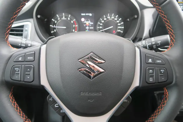 Suzuki S-Cross 1.4 T Black Edition Top Hybrid 4x4