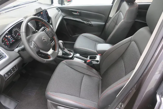 Suzuki S-Cross 1.4 T Black Edition Top Hybrid 4x4