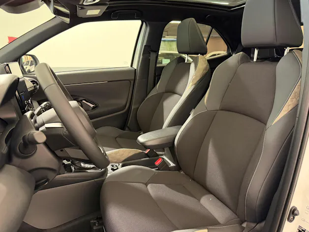 Toyota Yaris Cross 1.5 VVT-i HSD Premium AWD-i