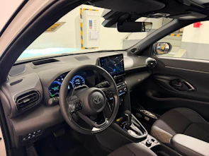 Fahrzeugbild TOYOTA Yaris Cross 1.5 VVT-i HSD Premium AWD-i