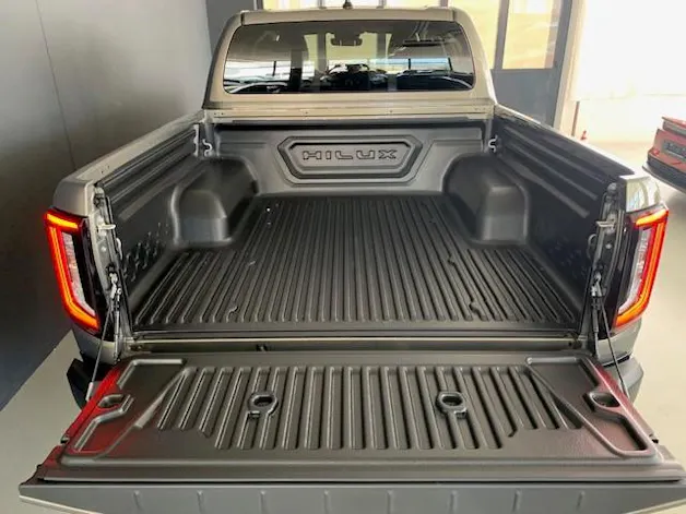 Toyota Hilux Double Cab.-Pick-up 2.8 D-4D MHEV 204 Style