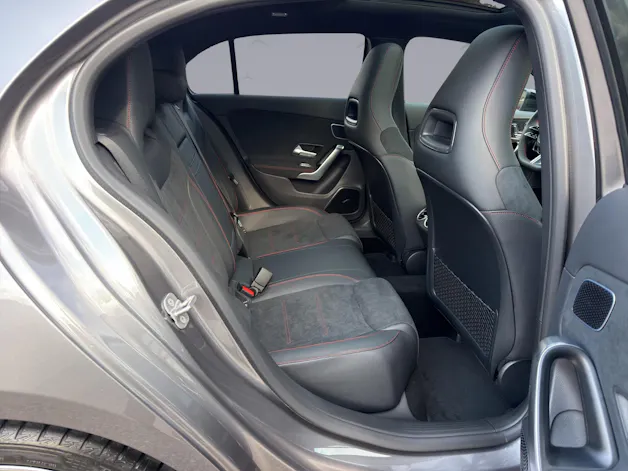 Mercedes-Benz A 250 AMG Line 4m
